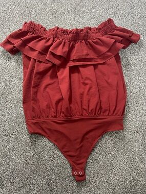 Express- Size Large-Shoulder Ruffle Bodysuit in Brick Red